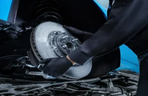 How Mechanics Diagnose Worn Ball Joints Through Steering and Tire Wear